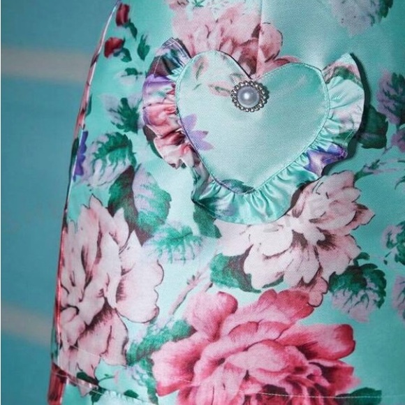 Beautiful Floral Skort with Heart Shaped Pockets - Picture 4 of 7